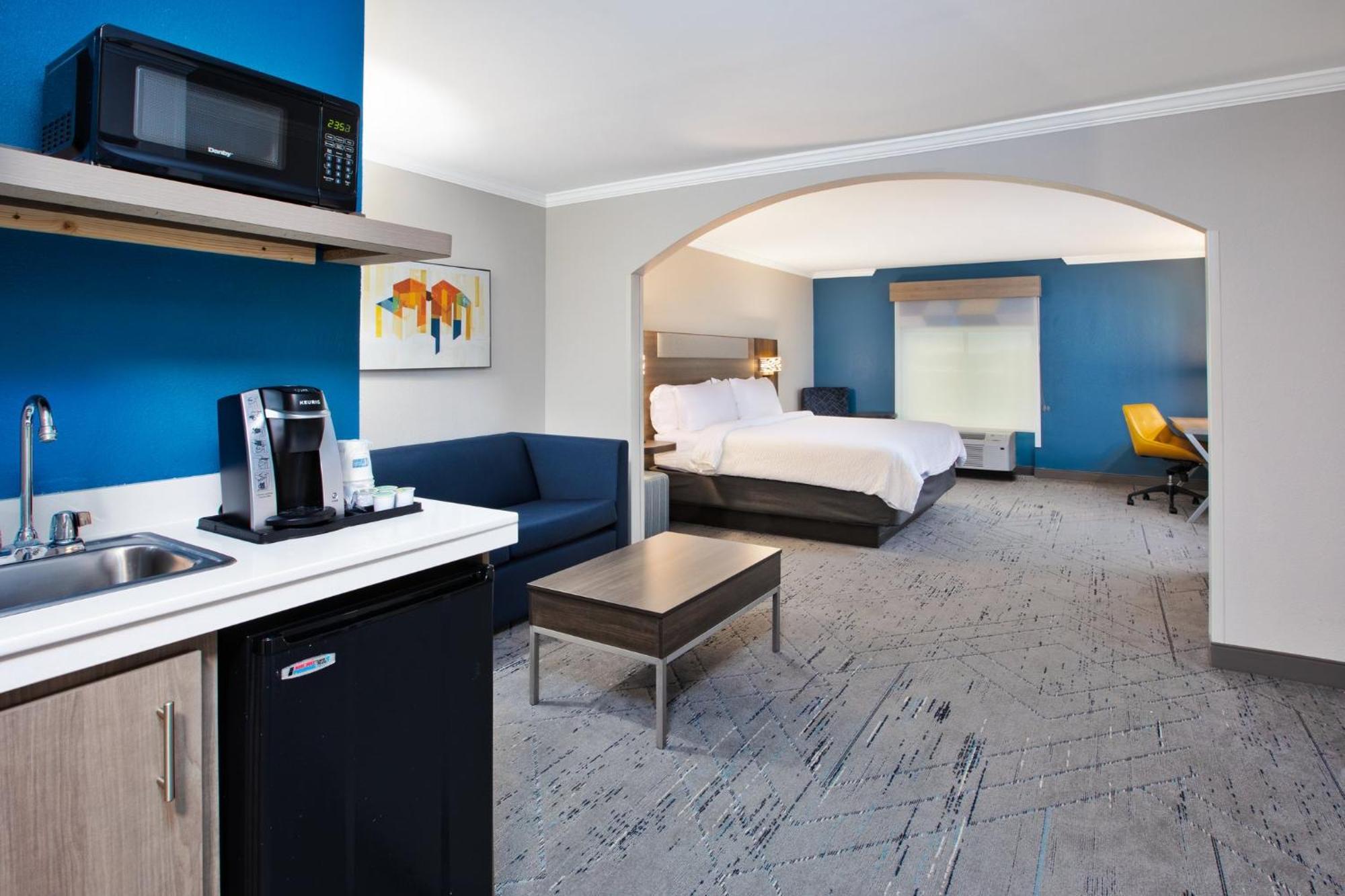 Holiday Inn Express Hotel & Suites - Sumter By Ihg Exterior foto