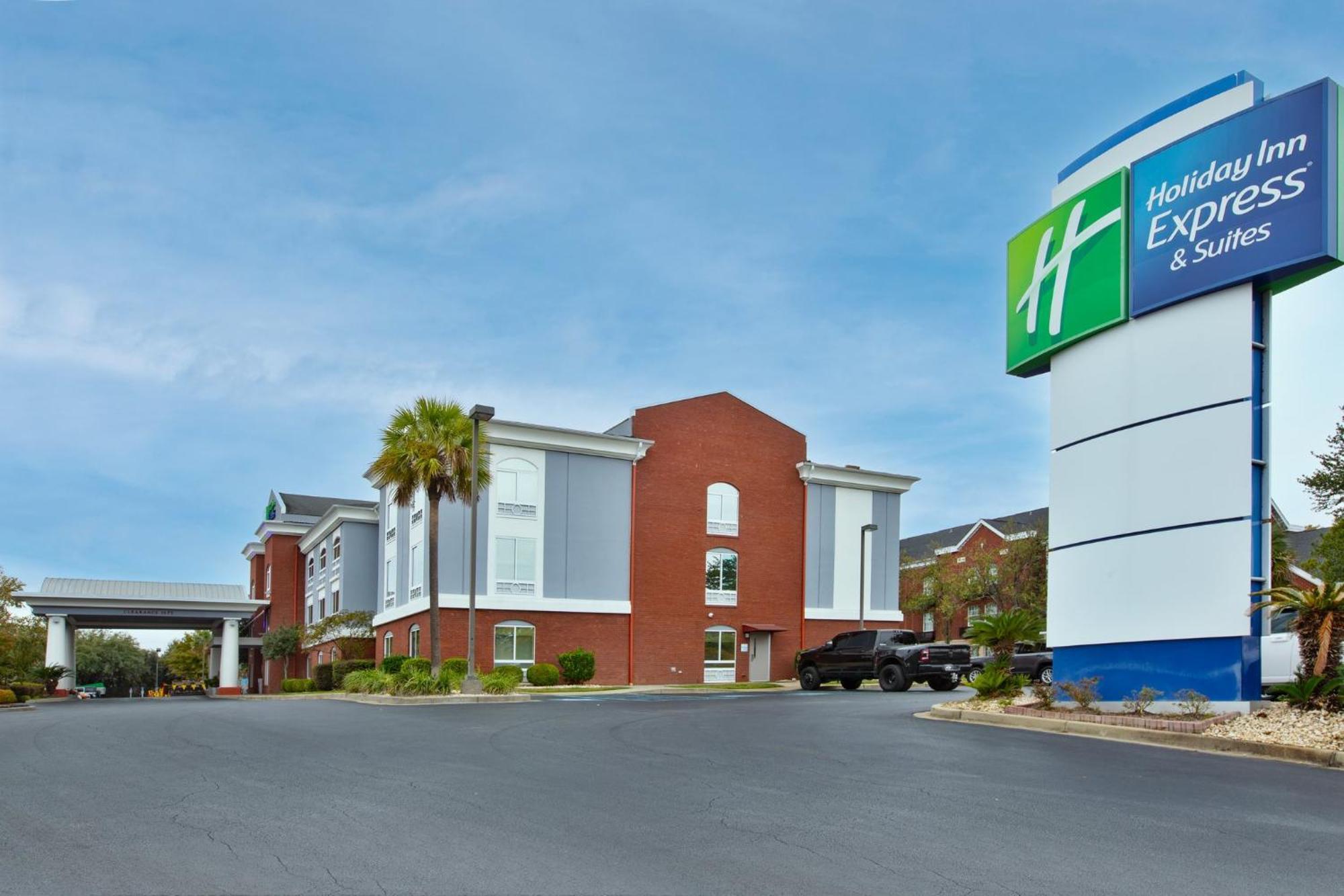 Holiday Inn Express Hotel & Suites - Sumter By Ihg Exterior foto