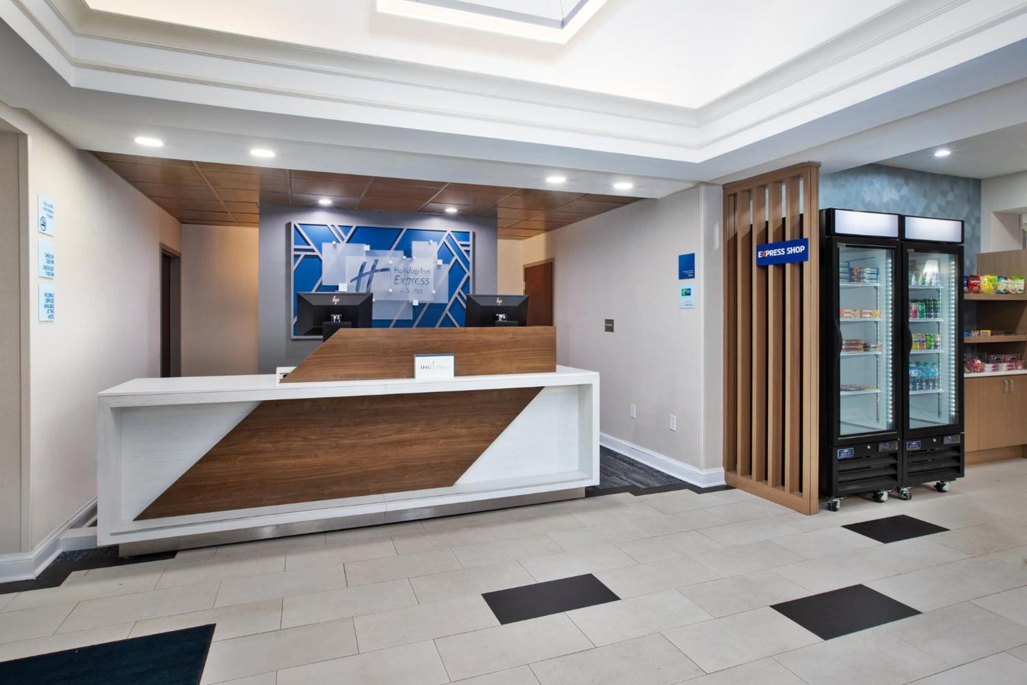 Holiday Inn Express Hotel & Suites - Sumter By Ihg Exterior foto